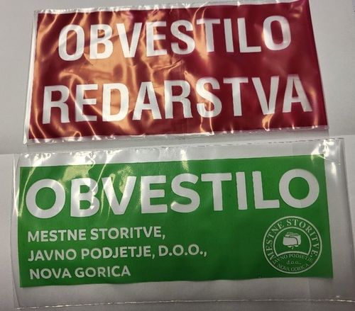 Vrečki za obvestilo v rdeči in zeleni barvi